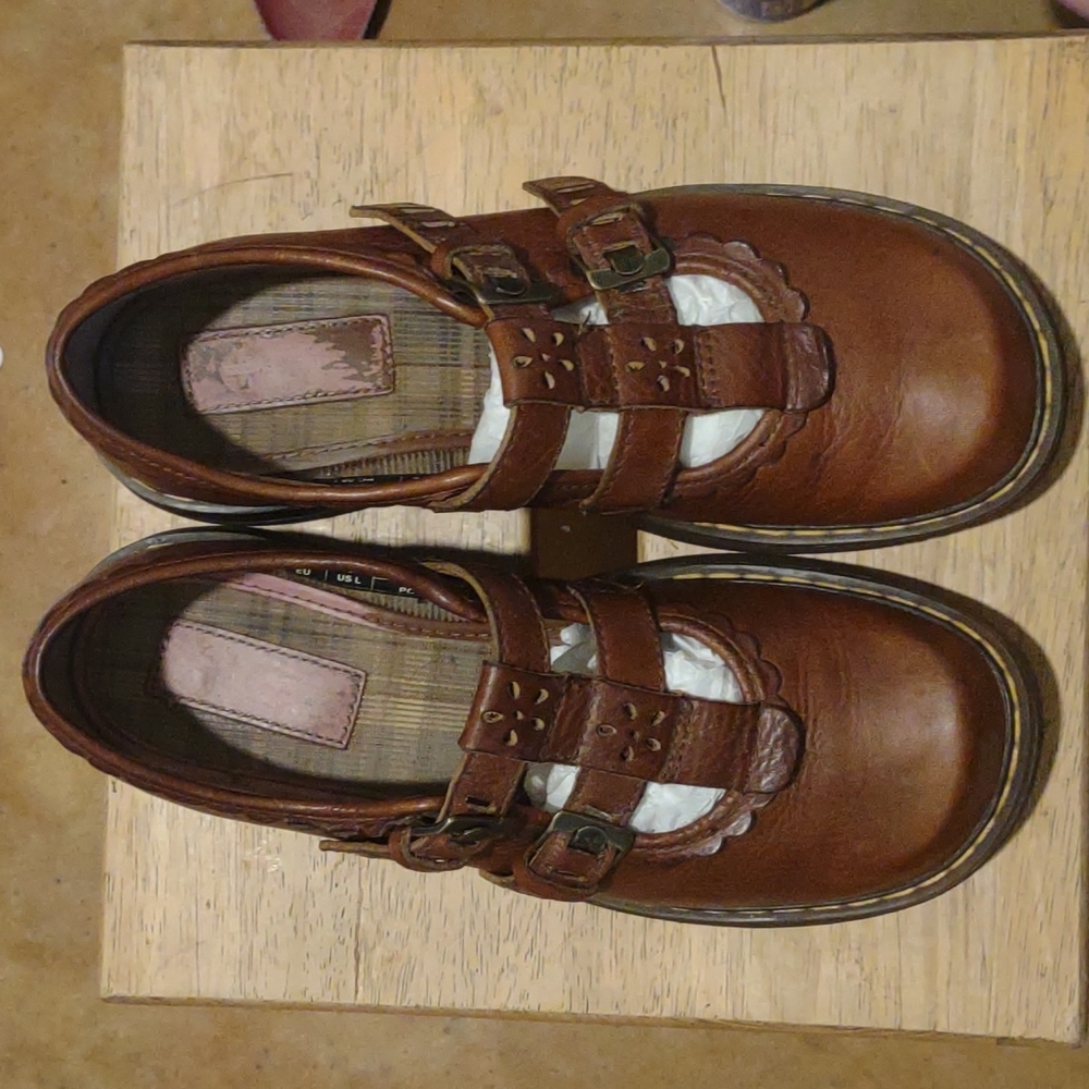 DR MARTENS 12163 Vintage Scalloped Trim Mary Jane Platforms - discontinued style